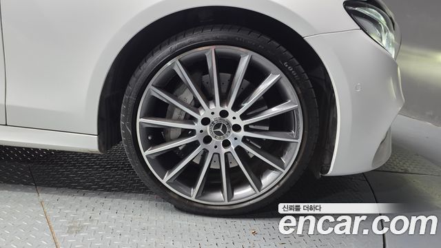 Mercedes-Benz E-Class (W213) E350 4MATIC AMG Line 2020 — фото 21