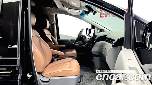 Hyundai Staria 4WD Camper Prestige Camper 4Seater 2023 — фото 11