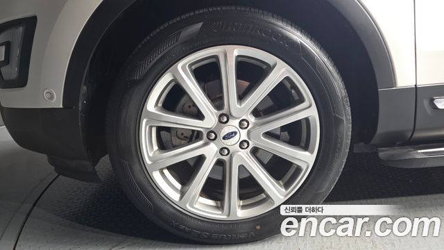 Ford Explorer 3.5 Limited 4WD 5th 2017 — фото 5