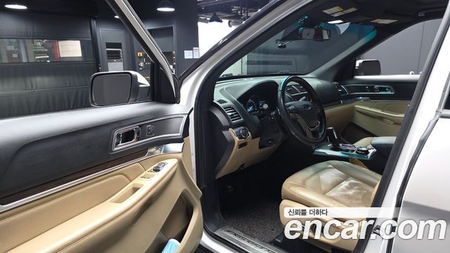 Ford Explorer 3.5 Limited 4WD 5th 2017 — фото 10