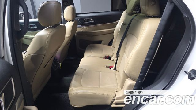 Ford Explorer 3.5 Limited 4WD 5th 2017 — фото 11
