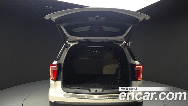 Ford Explorer 3.5 Limited 4WD 5th 2017 — фото 20