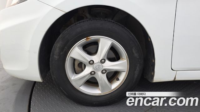 Hyundai Accent (New) 1.6 GDI Premier 2011 — фото 5