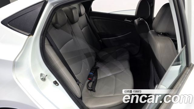 Hyundai Accent (New) 1.6 GDI Premier 2011 — фото 12