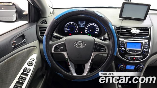 Hyundai Accent (New) 1.6 GDI Premier 2011 — фото 13