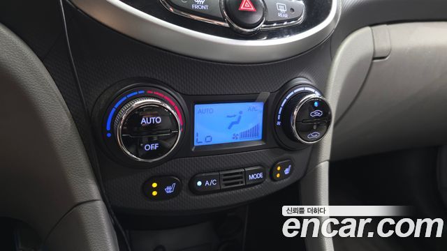 Hyundai Accent (New) 1.6 GDI Premier 2011 — фото 16