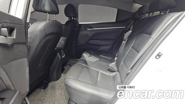 Hyundai Avante (AD) 1.6 GDI Value Plus 2017 — фото 12