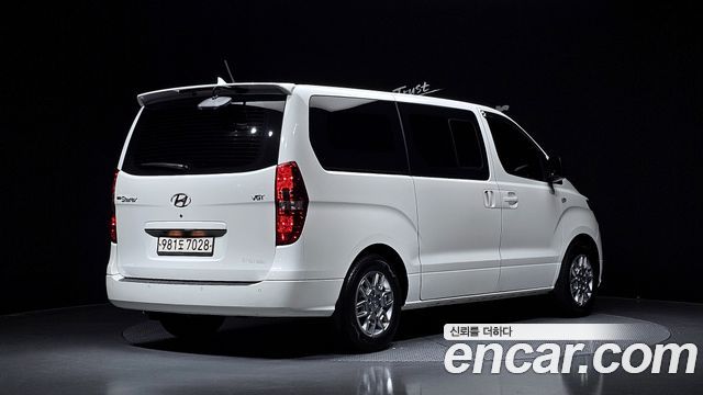 Hyundai Grand Starex Van 5-Seater Modern 2018 — фото 2
