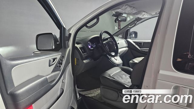 Hyundai Grand Starex Van 5-Seater Modern 2018 — фото 10