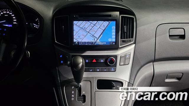 Hyundai Grand Starex Van 5-Seater Modern 2018 — фото 15