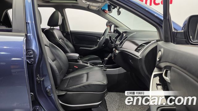 KG Mobility (SsangYong) Korando C 2.0 CVT 2WD Deluxe 2014 — фото 11