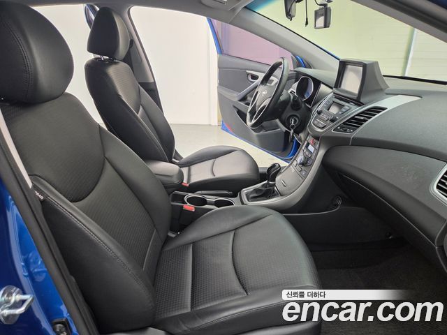 Hyundai Avante 1.6 GDi Smart Standard 2016 — фото 15