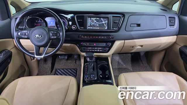 Kia Carnival 9-seater Prestige 2017 — фото 7
