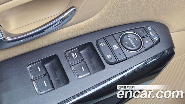 Kia Carnival 9-seater Prestige 2017 — фото 12