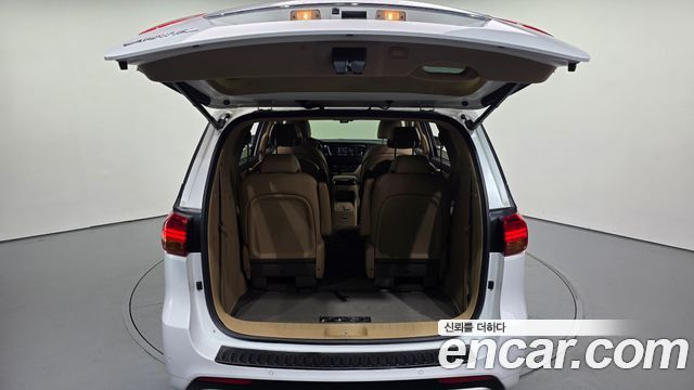 Kia Carnival 9-seater Prestige 2017 — фото 19