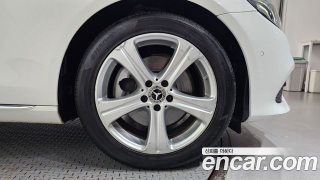 Mercedes-Benz E-Class (W213) E200 Avantgarde 2018 — фото 21