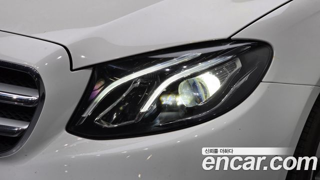 Mercedes-Benz E-Class (W213) E200 Avantgarde 2018 — фото 22