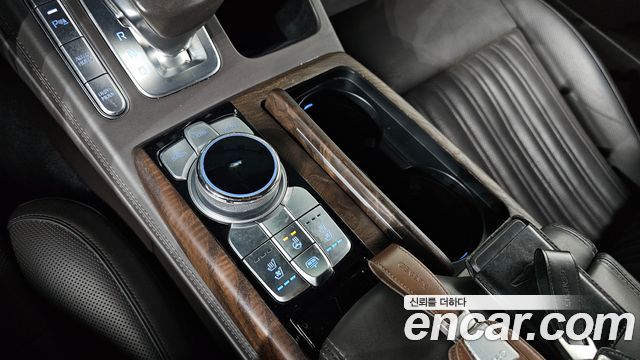Genesis G90 5.0 AWD Prestige 2021 — фото 18