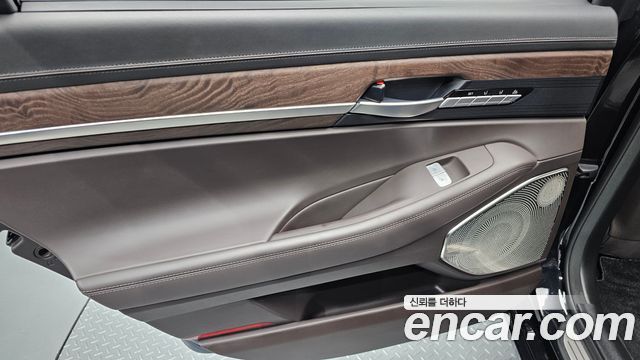 Genesis G90 5.0 AWD Prestige 2021 — фото 25