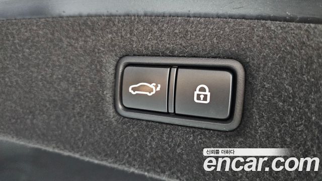 Genesis G90 5.0 AWD Prestige 2021 — фото 31