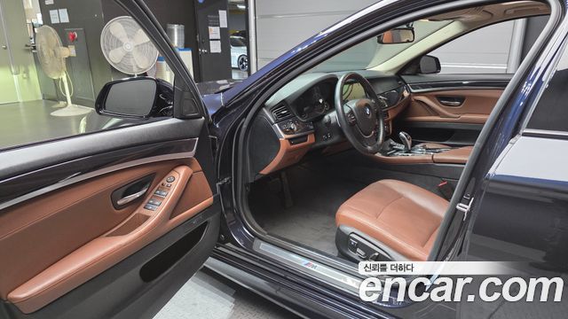 BMW 5 Series (F10) 530d xDrive M Aero Dynamic 2015 — фото 10