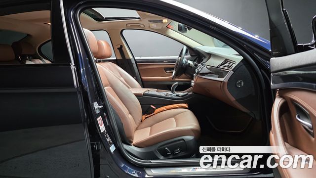 BMW 5 Series (F10) 530d xDrive M Aero Dynamic 2015 — фото 15