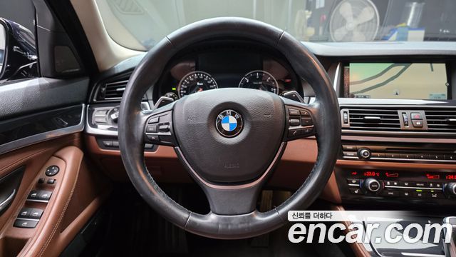 BMW 5 Series (F10) 530d xDrive M Aero Dynamic 2015 — фото 17