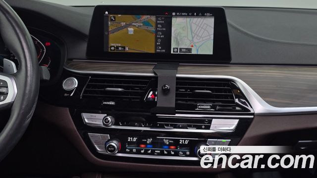 BMW 5 Series (G30) 520d M Sport Package Plus 2020 — фото 13