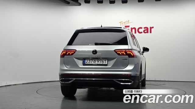 Volkswagen Tiguan (II) 2.0 TDI 4Motion Prestige 2023 — фото 4