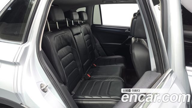 Volkswagen Tiguan (II) 2.0 TDI 4Motion Prestige 2023 — фото 11