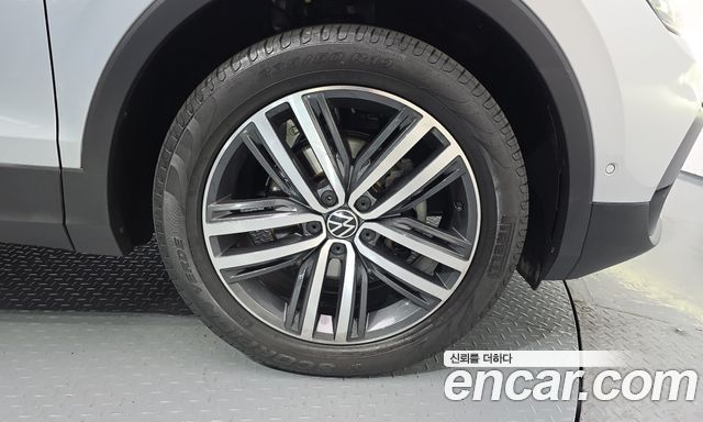 Volkswagen Tiguan (II) 2.0 TDI 4Motion Prestige 2023 — фото 21