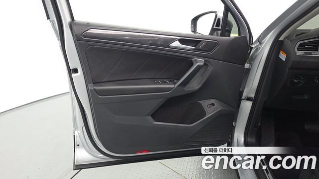 Volkswagen Tiguan (II) 2.0 TDI 4Motion Prestige 2023 — фото 24