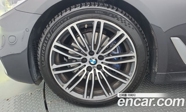 BMW 5 Series (G30) 530i xDrive M Sport Package Plus 2019 — фото 5