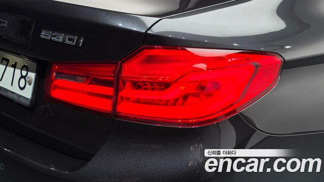 BMW 5 Series (G30) 530i xDrive M Sport Package Plus 2019 — фото 23