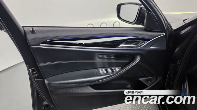 BMW 5 Series (G30) 530i xDrive M Sport Package Plus 2019 — фото 24