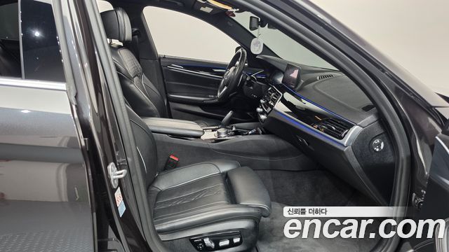 BMW 5 Series (G30) 530i xDrive M Sport Package Plus 2019 — фото 26