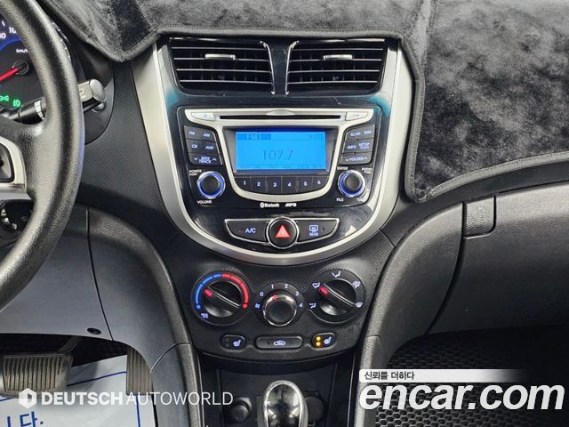 Hyundai Accent (New) 1.4 VVT Premium 2012 — фото 18