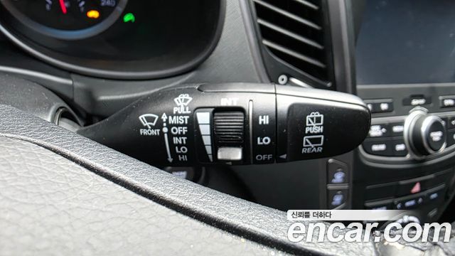 Hyundai Santa Fe (DM) Diesel(e-VGT) 2.0 2WD Premium 2013 — фото 17