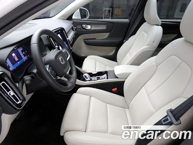 Volvo XC40 B4 Ultimate Bright 2025 — фото 15