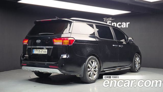 Kia Carnival 9-seater Prestige 2016 — фото 2