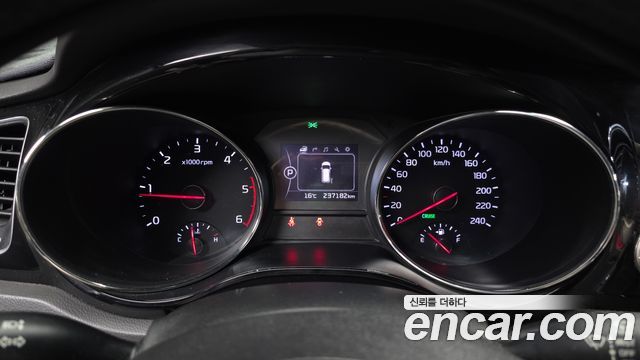 Kia Carnival 9-seater Prestige 2016 — фото 8