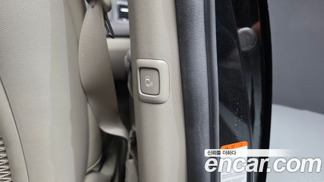 Kia Carnival 9-seater Prestige 2016 — фото 18