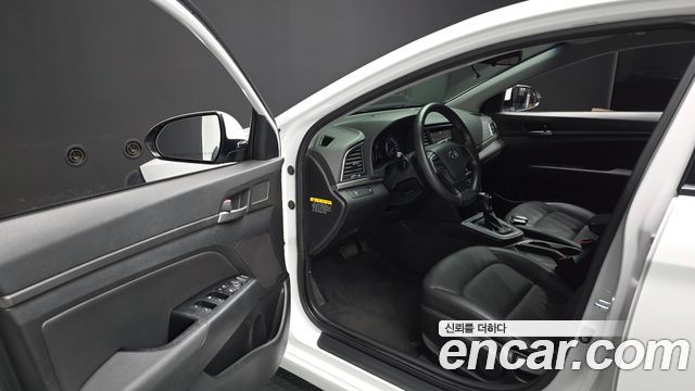 Hyundai Avante (AD) 1.6 GDI Smart 2016 — фото 10