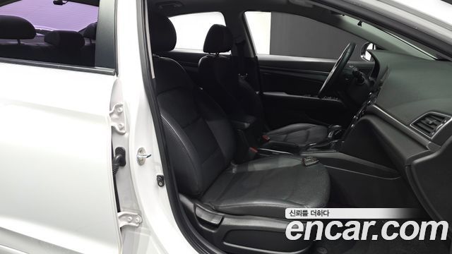 Hyundai Avante (AD) 1.6 GDI Smart 2016 — фото 12