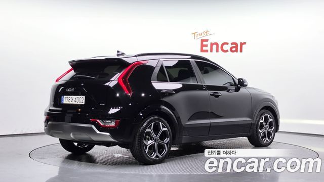 Kia Niro Signature 2023 — фото 2
