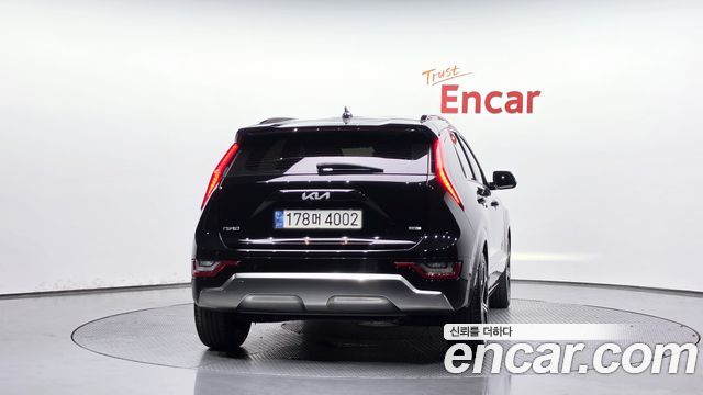 Kia Niro Signature 2023 — фото 4