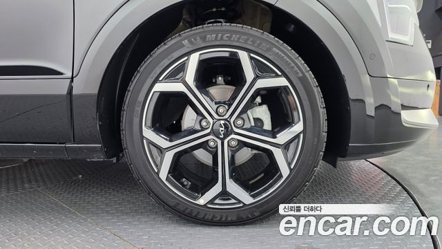 Kia Niro Signature 2023 — фото 5