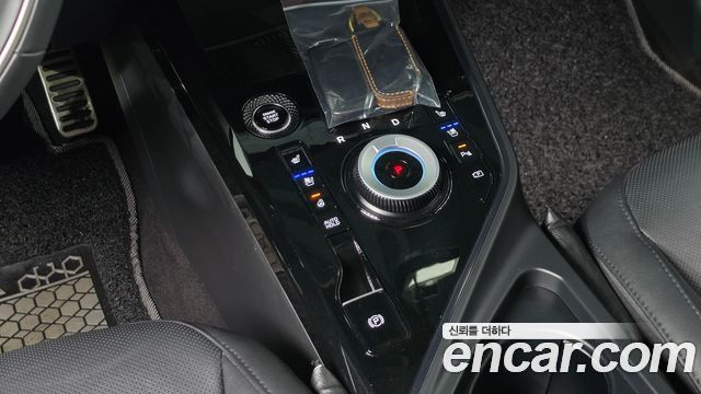 Kia Niro Signature 2023 — фото 9