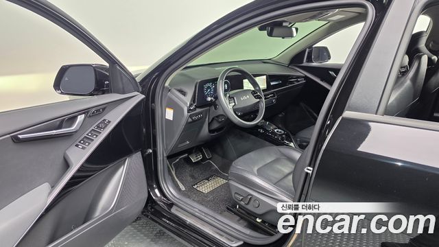 Kia Niro Signature 2023 — фото 10