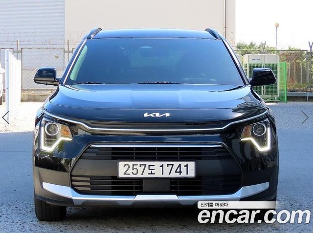 Kia Niro Prestige 2022 — фото 1